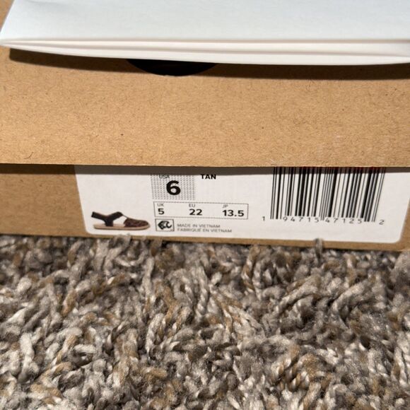 Toddler Size 6 Emmery Leopard Sandals - Picture 6 of 6